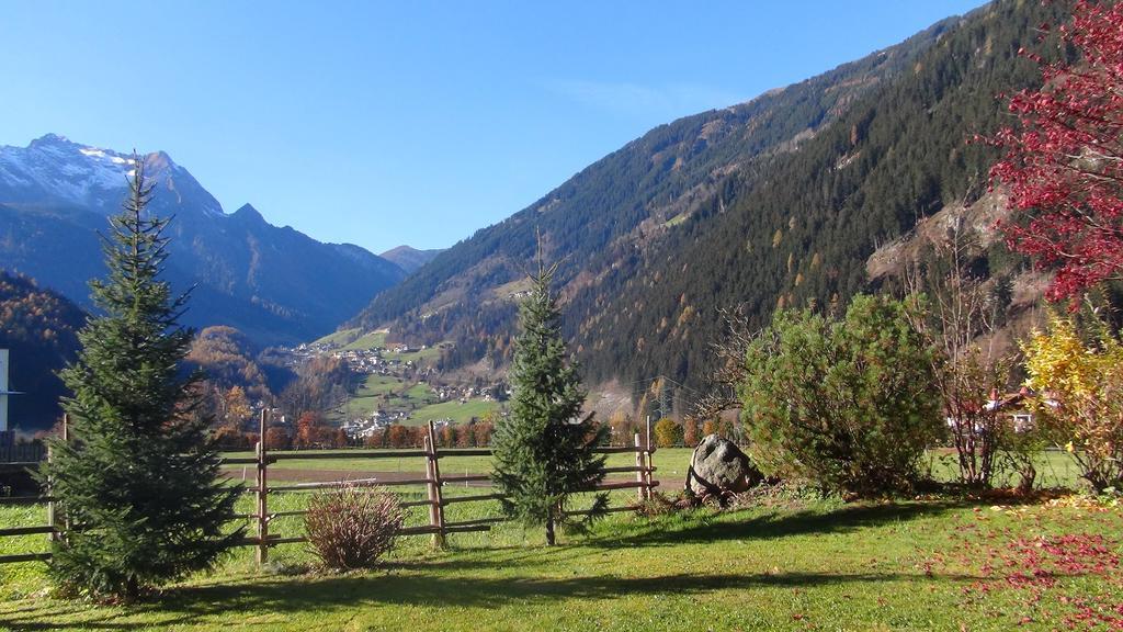 Ferienwohnungen Kroll - Appartements Viktoria Und Landhaus Maria Mayrhofen Luaran gambar