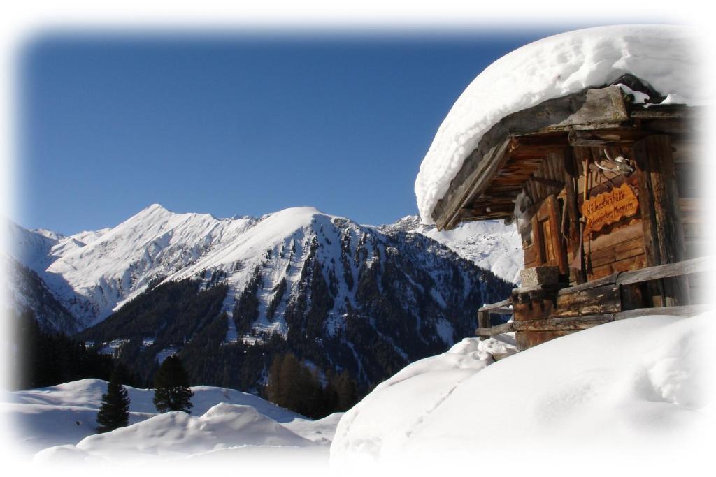 Ferienwohnungen Kroll - Appartements Viktoria Und Landhaus Maria Mayrhofen Bilik gambar